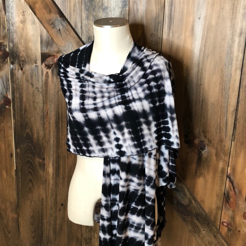 Bamboobies tie dye nursing cover